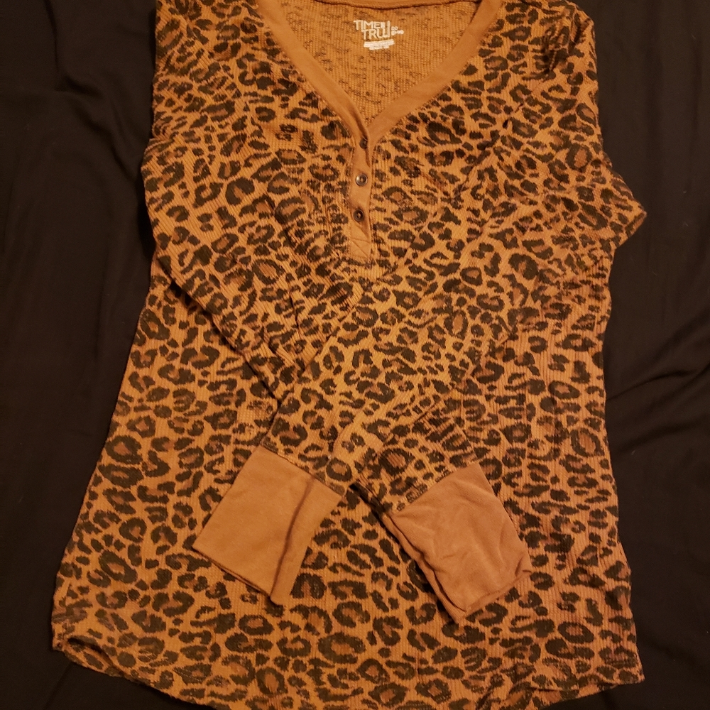 Medium, cheetah print long sleeve